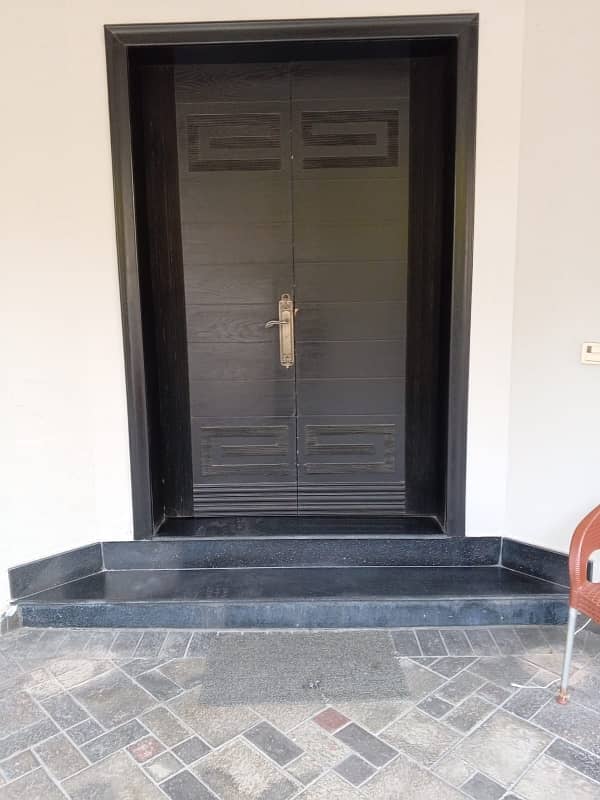 10 Marla House For Rent In Lahore 10