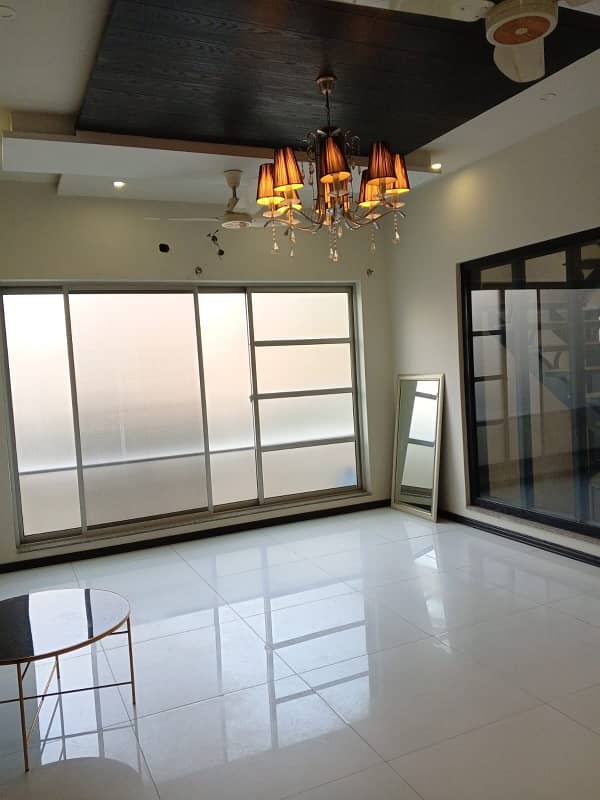 10 Marla House For Rent In Lahore 11