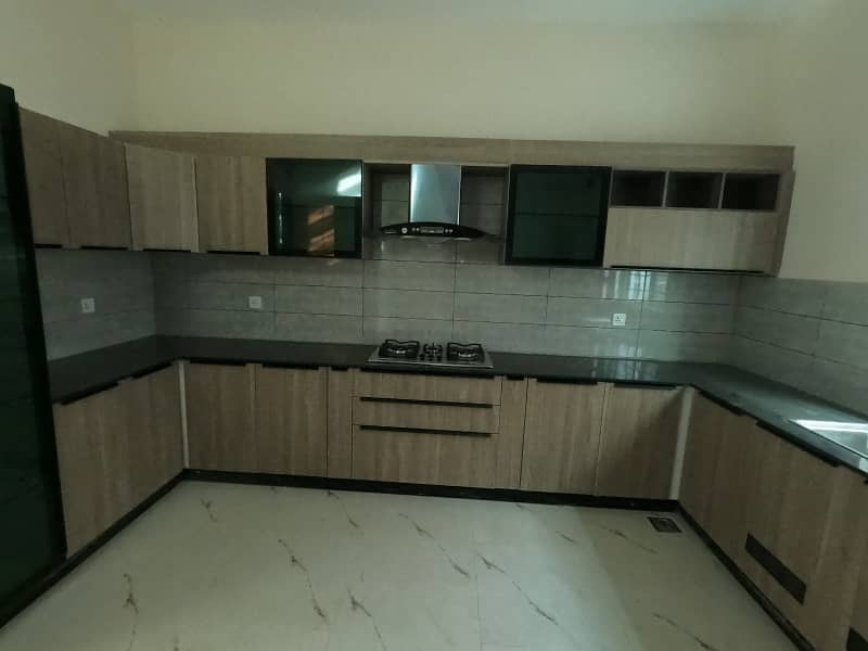 375 Square Yards House In Askari 6 For Rent At Good Location 2