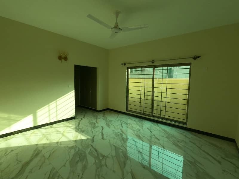 375 Square Yards House In Askari 6 For Rent At Good Location 7