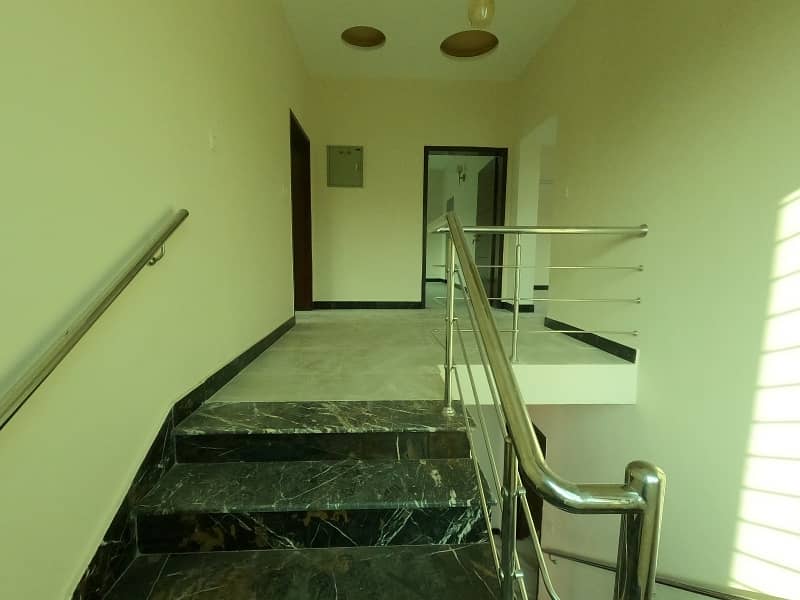 375 Square Yards House In Askari 6 For Rent At Good Location 13