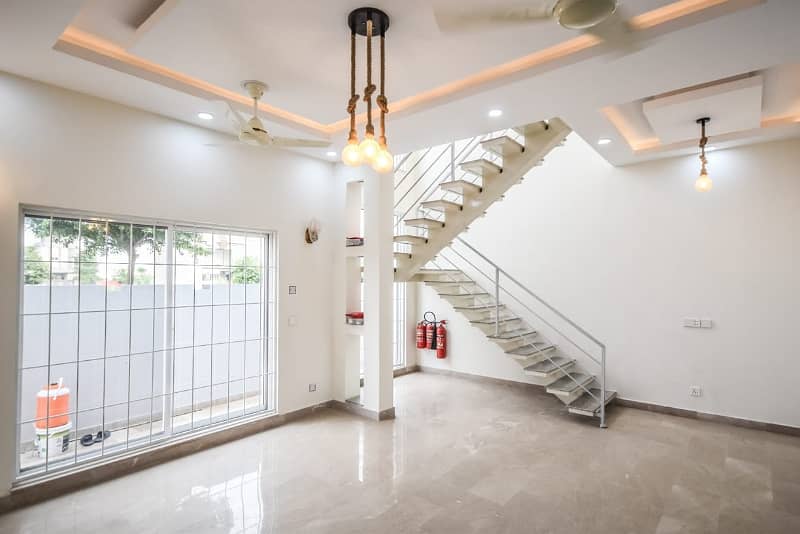 7 Marla Modern House For Rent 11