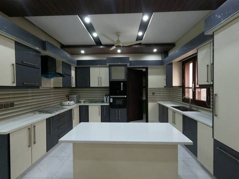 A House Of 550 Square Yards In DOHS Phase 1 7