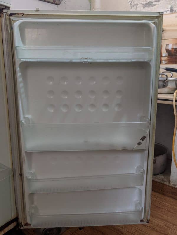 Dawlance fridge/refrigerator 2