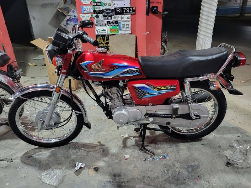 Honda CG 125   2024 model lush condition brand new number ni lga 0