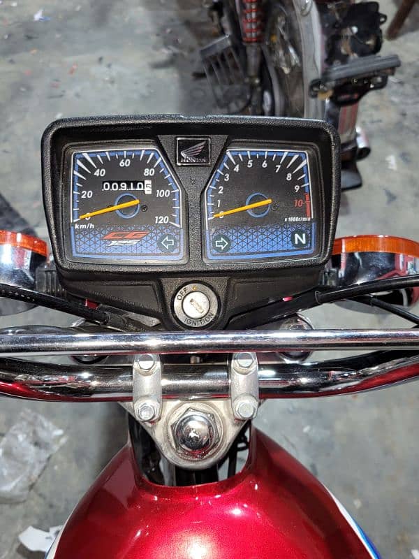 Honda CG 125   2024 model lush condition brand new number ni lga 1