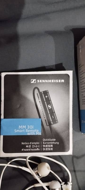 SENENHIEZER HAND FREE 4