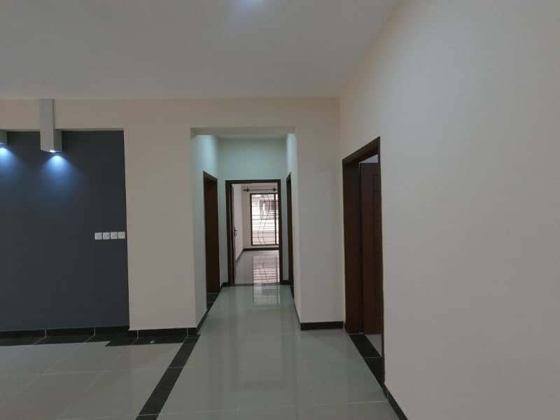 Askari 5 - Sector J Flat Sized 3300 Square Feet For Sale 1