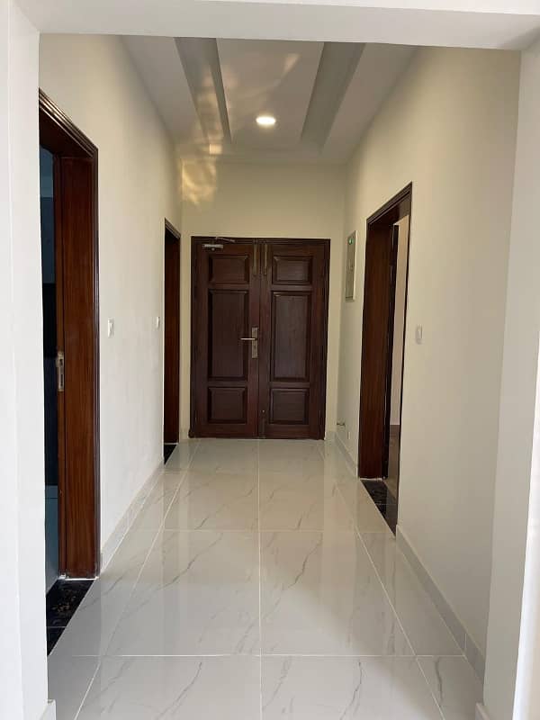 2486 Square Feet Flat For sale In Karachi 3