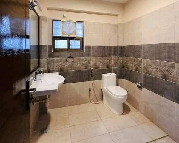 Ideal Flat For sale In Askari 5 - Sector J 15