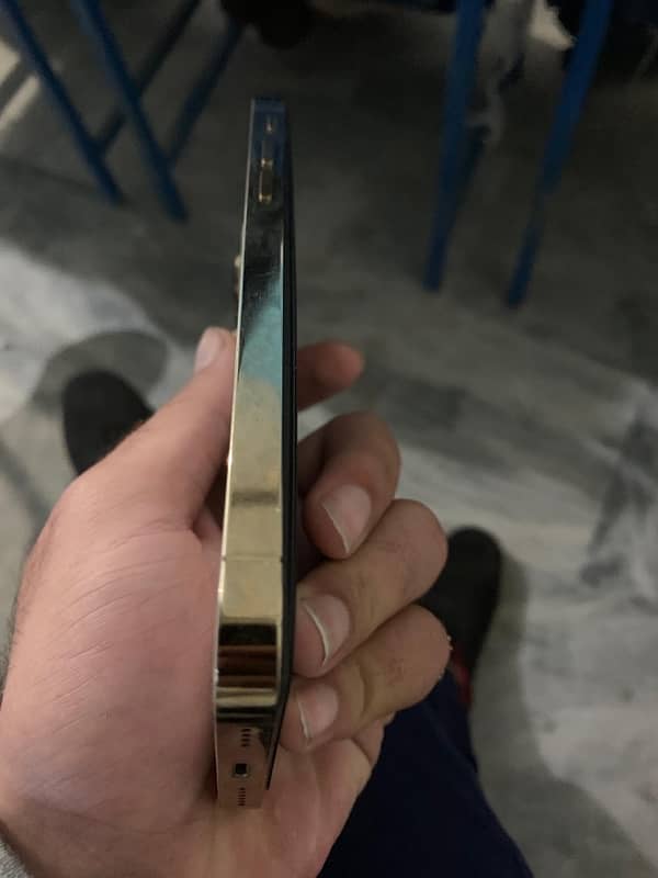 iPhone XR converted into iPhone 13pro 2