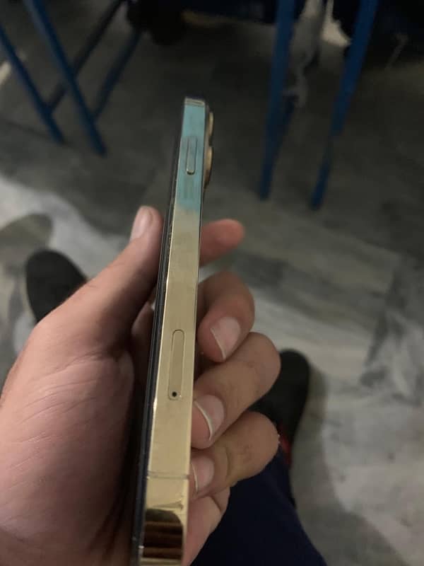 iPhone XR converted into iPhone 13pro 3