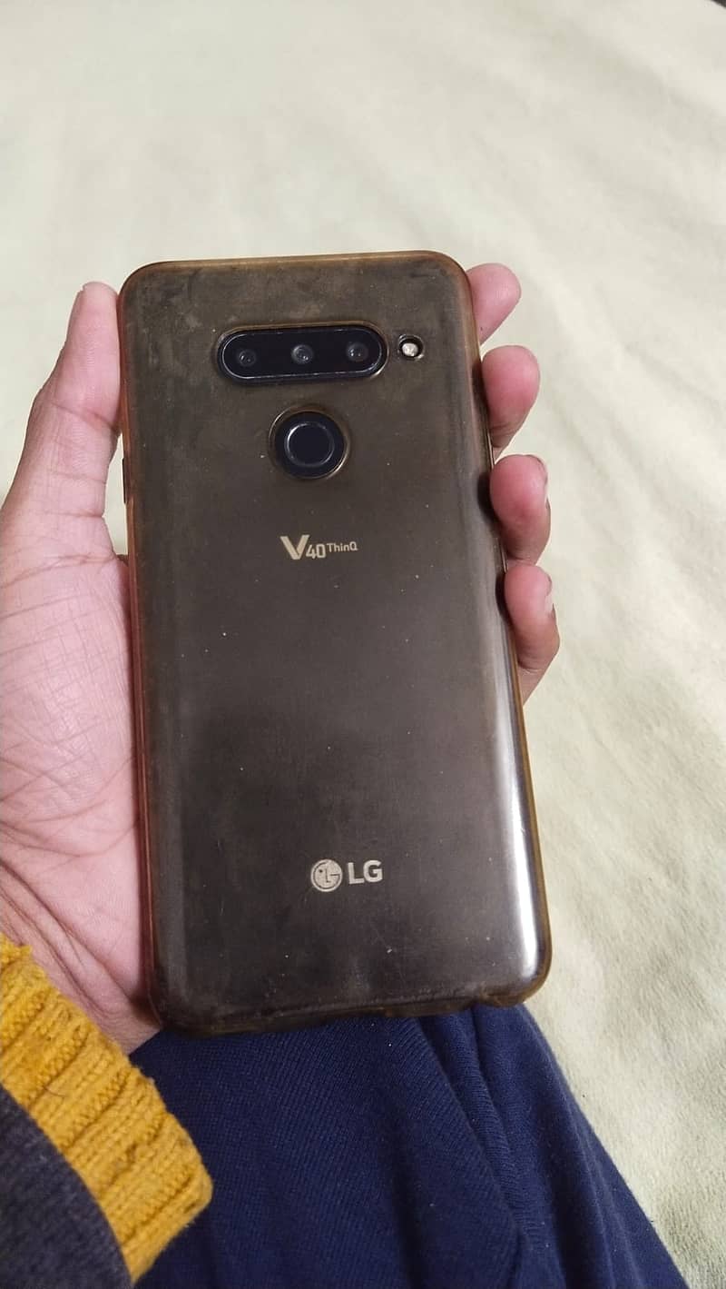 LG v40 Thinq Non PTA Best Camera And gaming phone 3