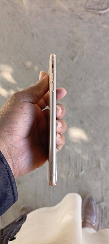 iPhone 8 plus 64 GB non pta 5