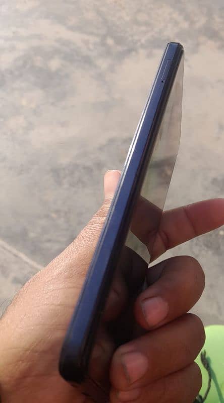 10/10 condition All ok sirf monile h mobile chargr nhe h 3