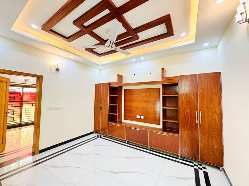 DREAM HOME OFFERS Elegant 5.5 Marla Modern House For Sale In DHA Phase 6, Sector C 7