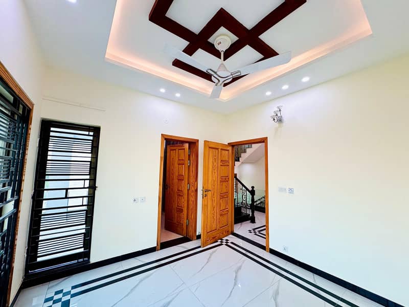 DREAM HOME OFFERS Elegant 5.5 Marla Modern House For Sale In DHA Phase 6, Sector C 17