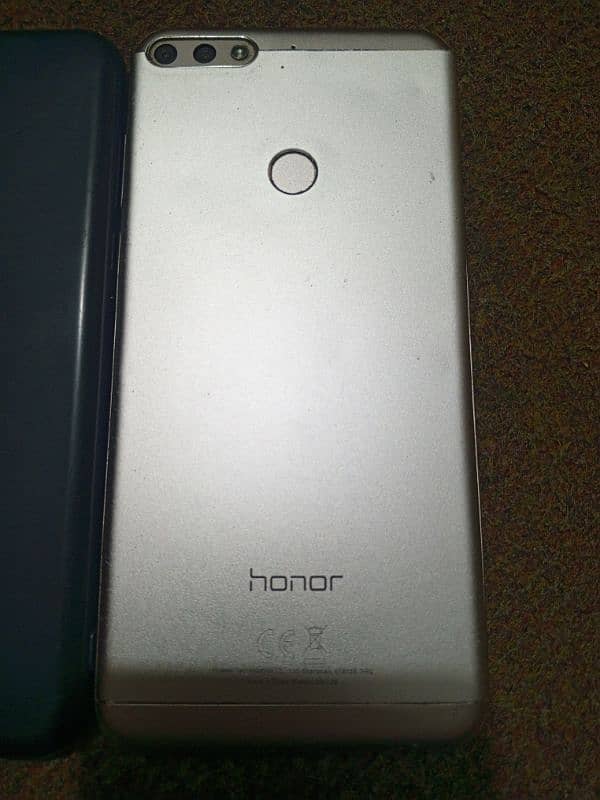 Honor 7C RAM 3--- M. 32 0