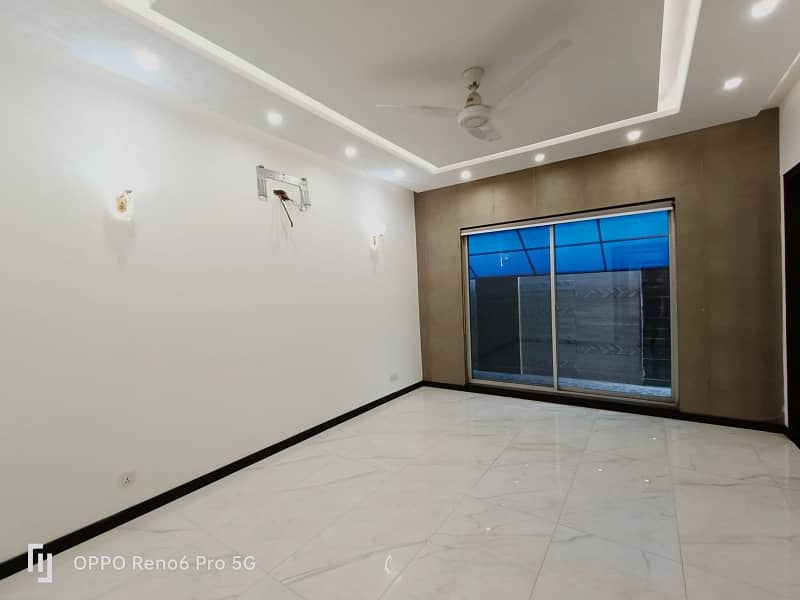 Kanal House For Rent With Ac Instell Near Masjid Hote Location 7