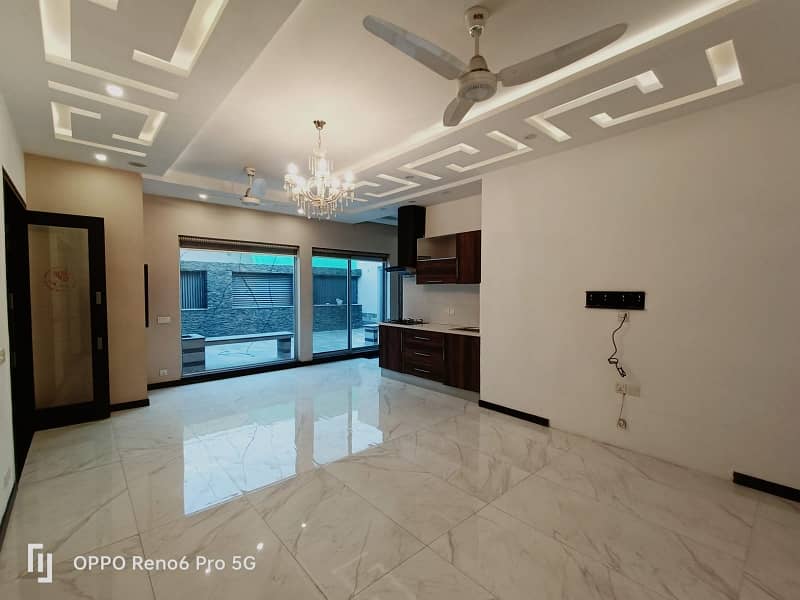 Kanal House For Rent With Ac Instell Near Masjid Hote Location 14