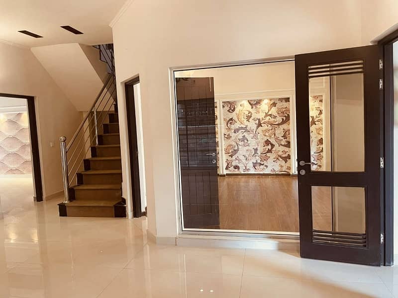 10 Marla House For Rent In Dha Phase 5 Hote Location Near Park 14