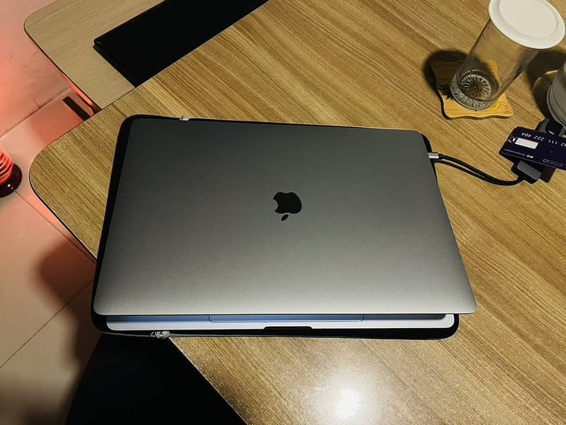 MAC Book pro 2019 16inch (1 TB- 32Ram) 1