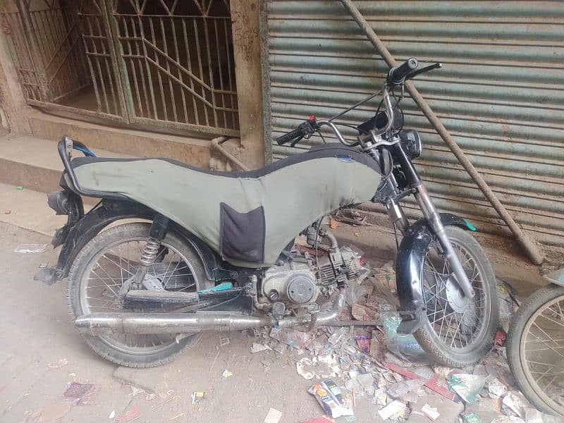 bilkul ok bike hai 28000 only running page hai bas 2