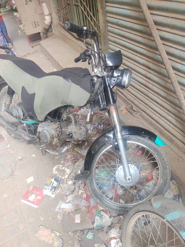 bilkul ok bike hai 28000 only running page hai bas 3