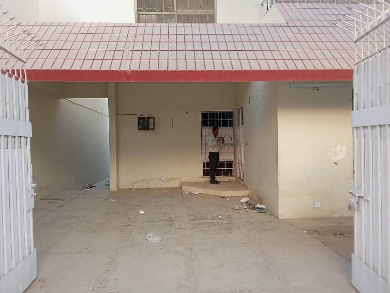 Prime Location Gulistan-e-Jauhar - Block 4 House Sized 240 Square Yards Is Available 22