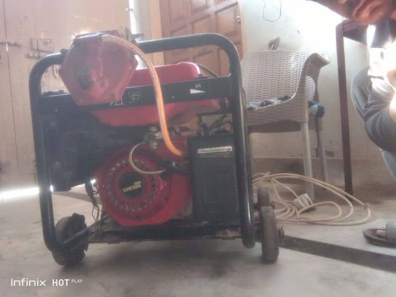 2.5kw generator in best condition 3 months used 4