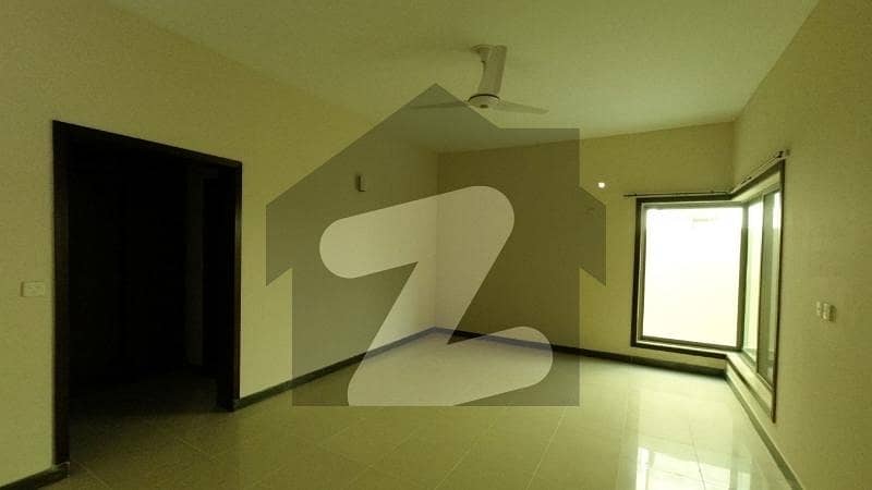 Double Storey 400 Square Yards House Available In Gulshan-E-Iqbal - Block 5 For Sale 3