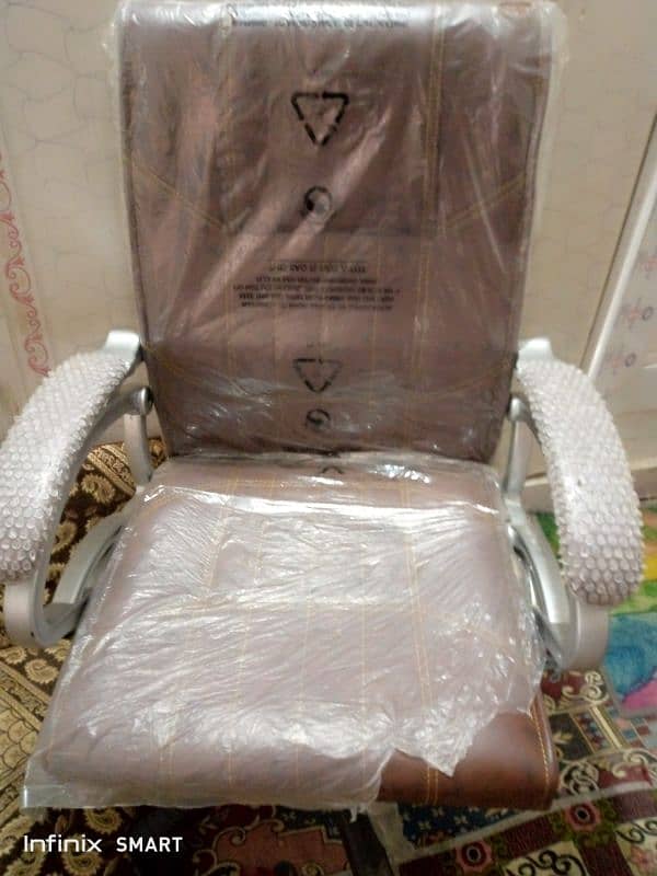 brand new chair only 5 days used 0