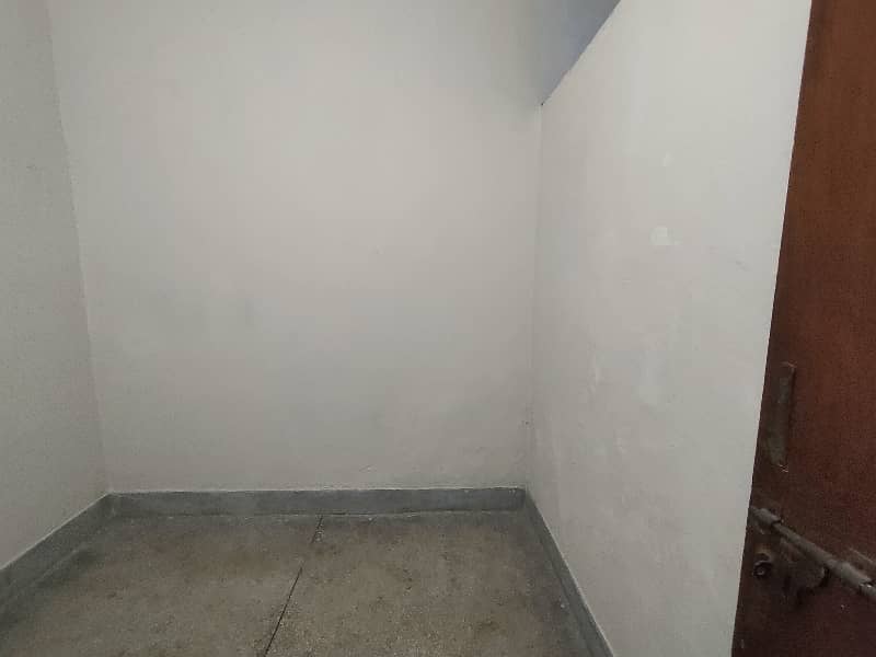 40-Marla 3-Bedroom's Separate Gate Upper Portion Available For Rent. 14