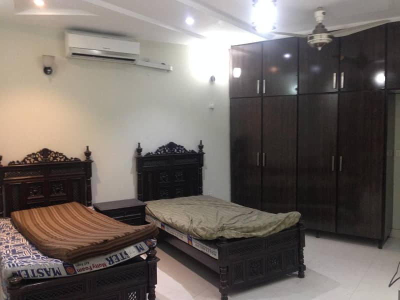 5 MARLA HOUSE FOR SALE IN GULBERG NEAR CANAL ROAD 11