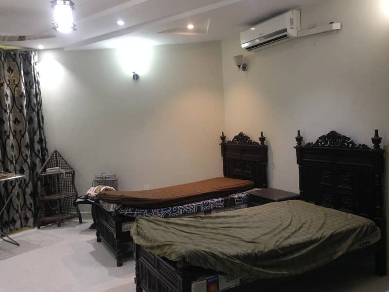 5 MARLA HOUSE FOR SALE IN GULBERG NEAR CANAL ROAD 12