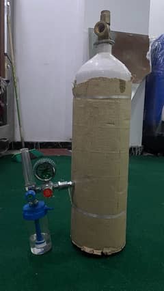 Oxygen cylinder