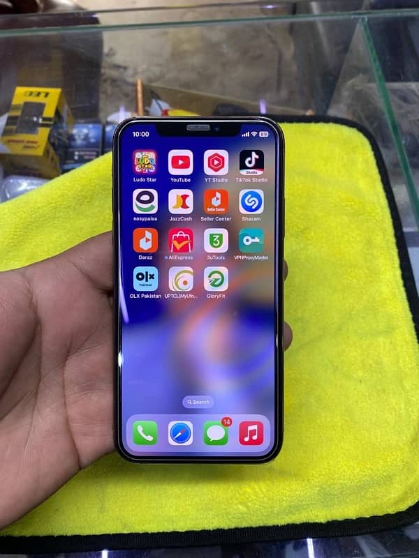 Iphone XS Golden PTA Approved 5