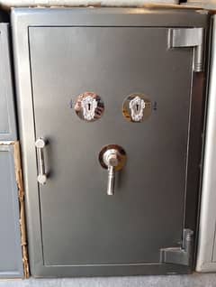 STEEL LOCKER