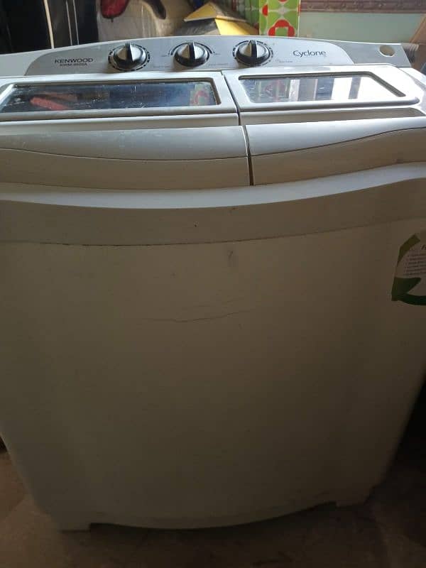 "Kenwood Twin Tub Semi-Automatic Washing Machine: Compact & Efficient" 3