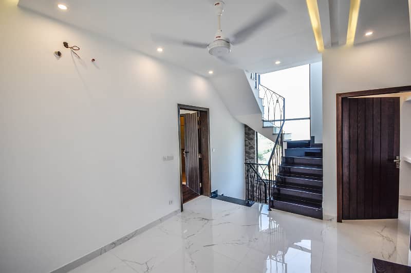 5 MARLA MODERN HOUSE AVAILABLE FOR RENT 13