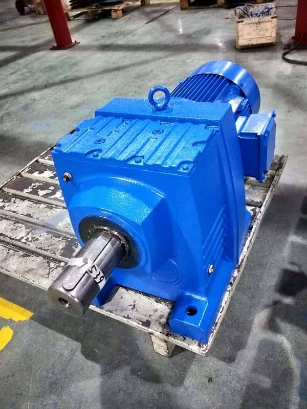 Helical Series Gear Motors For Sale, Brand new big size gear motors 4