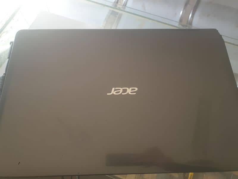 Acer laptop in Good condition 1