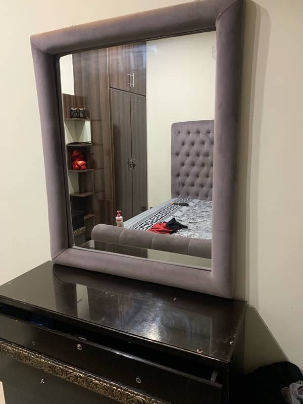 Dressing Table with Mirror 1