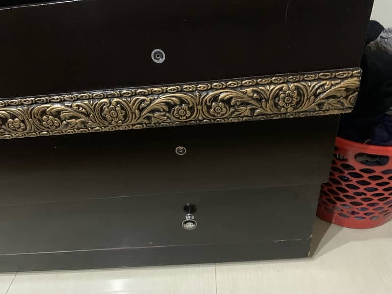 Dressing Table with Mirror 2