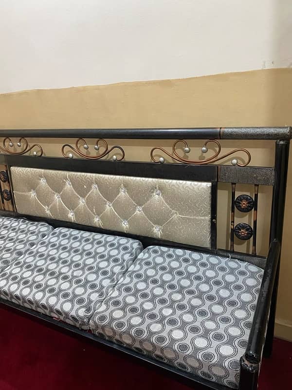 5 seater sofa set and table for sale 2