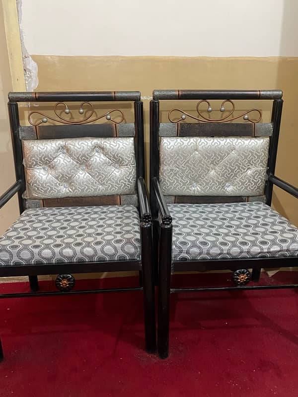 5 seater sofa set and table for sale 4