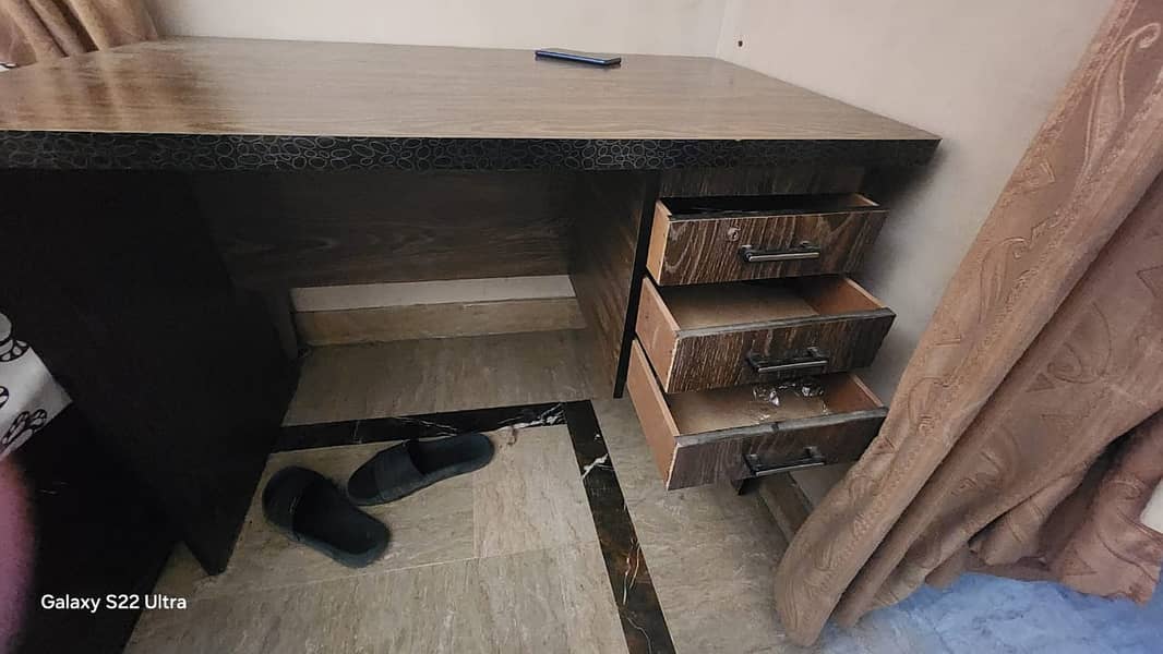 2 Office Table For Sale 10/10 Condition 2