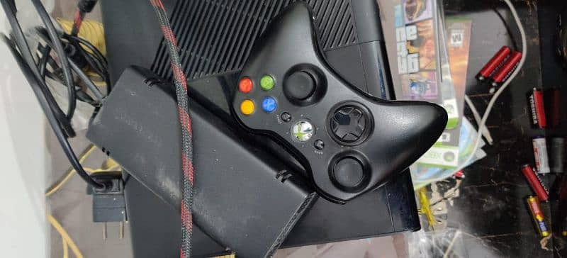 Xbox 360 urgent sale model 2014 urgent sale contact WhatsApp 0