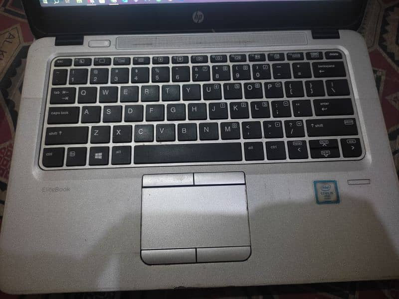 HP 820 g3 Elite book 1