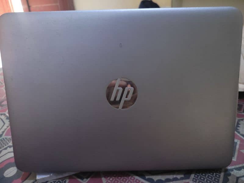 HP 820 g3 Elite book 2